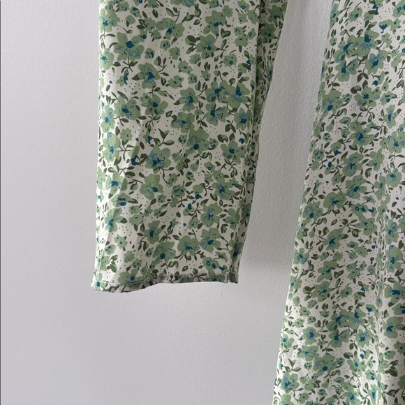 Missguided floral wrap puff sleeve tea dress NWT - Picture 7 of 8